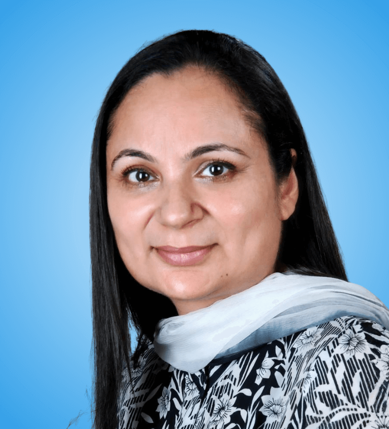 Portrait of Dr. Vishali Gupta, Professor at PGIMER Chandigarh and Past President (2019-2022) of the Uveitis Society of India (USI), specialist in Uveitis and Retinal disorders.